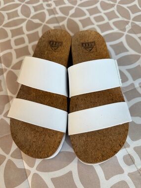Reef ladies sandals. Like New.